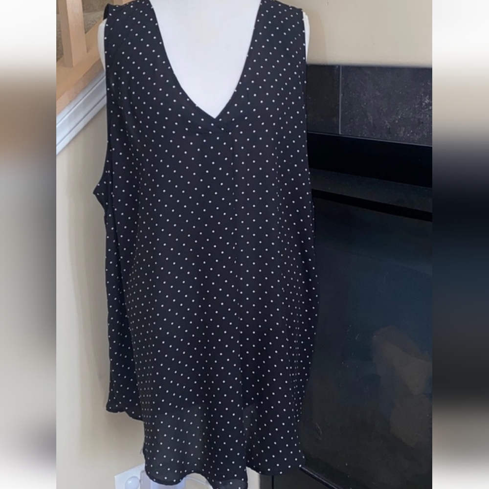 Torrid black polka dot blouse size 4